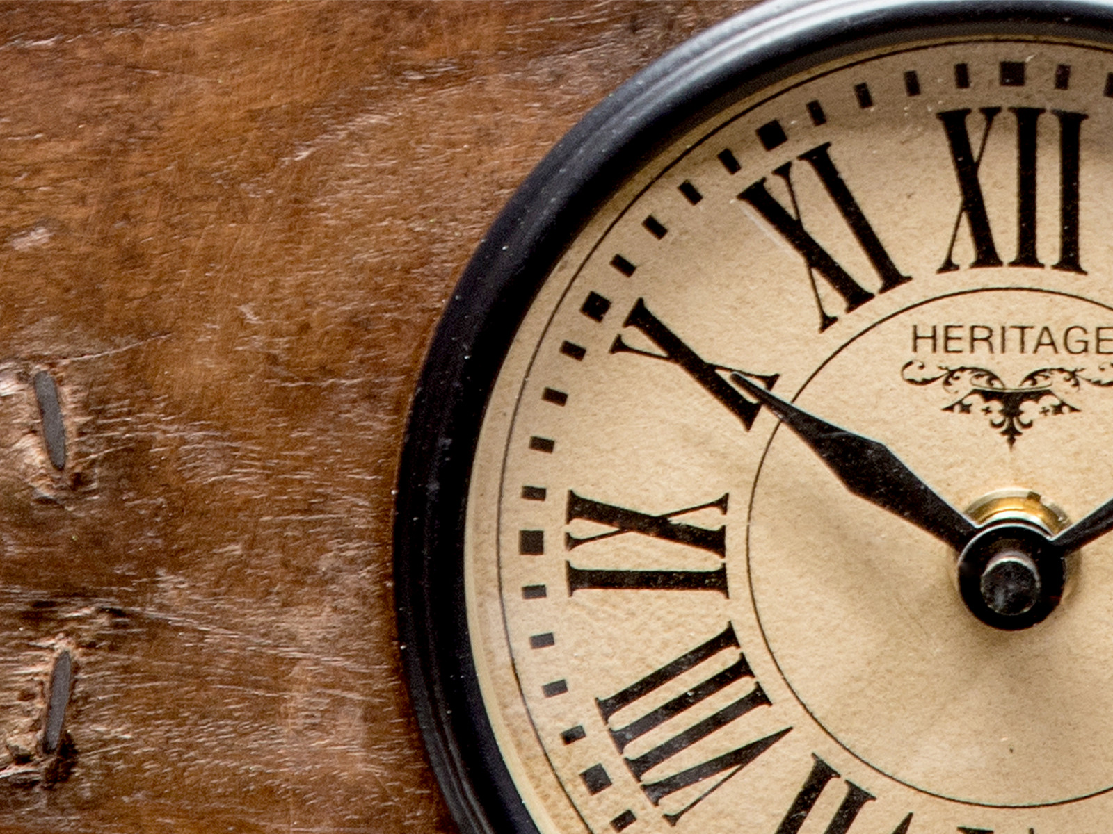 Uhr in Ziegelform Uhr in Ziegelform