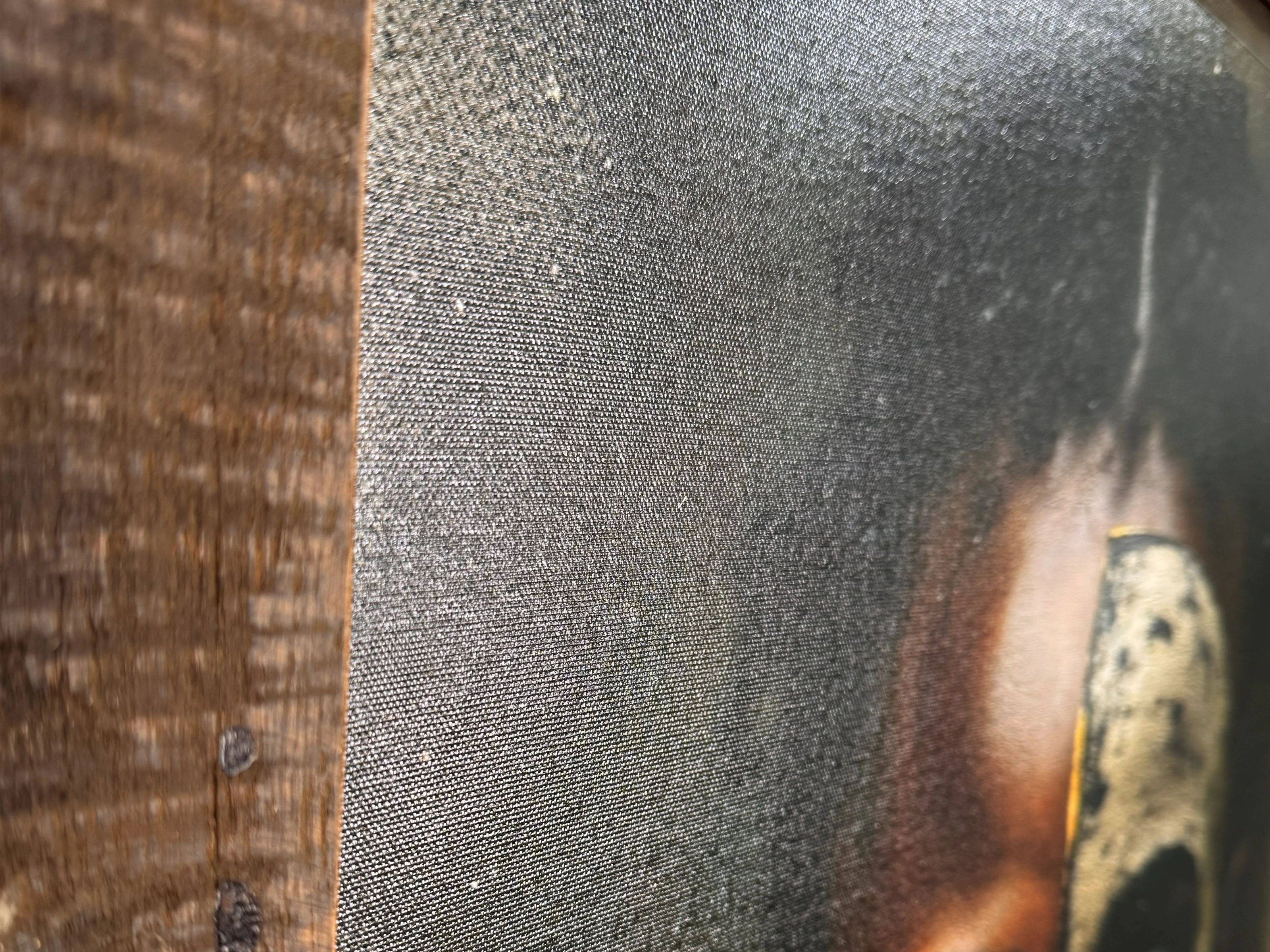 Detailansicht Canvas-Wandbild „Duality“ 70×90 cm mit Altholz-Rahmen und sichtbarer Leinwandstruktur – Seitenansicht.