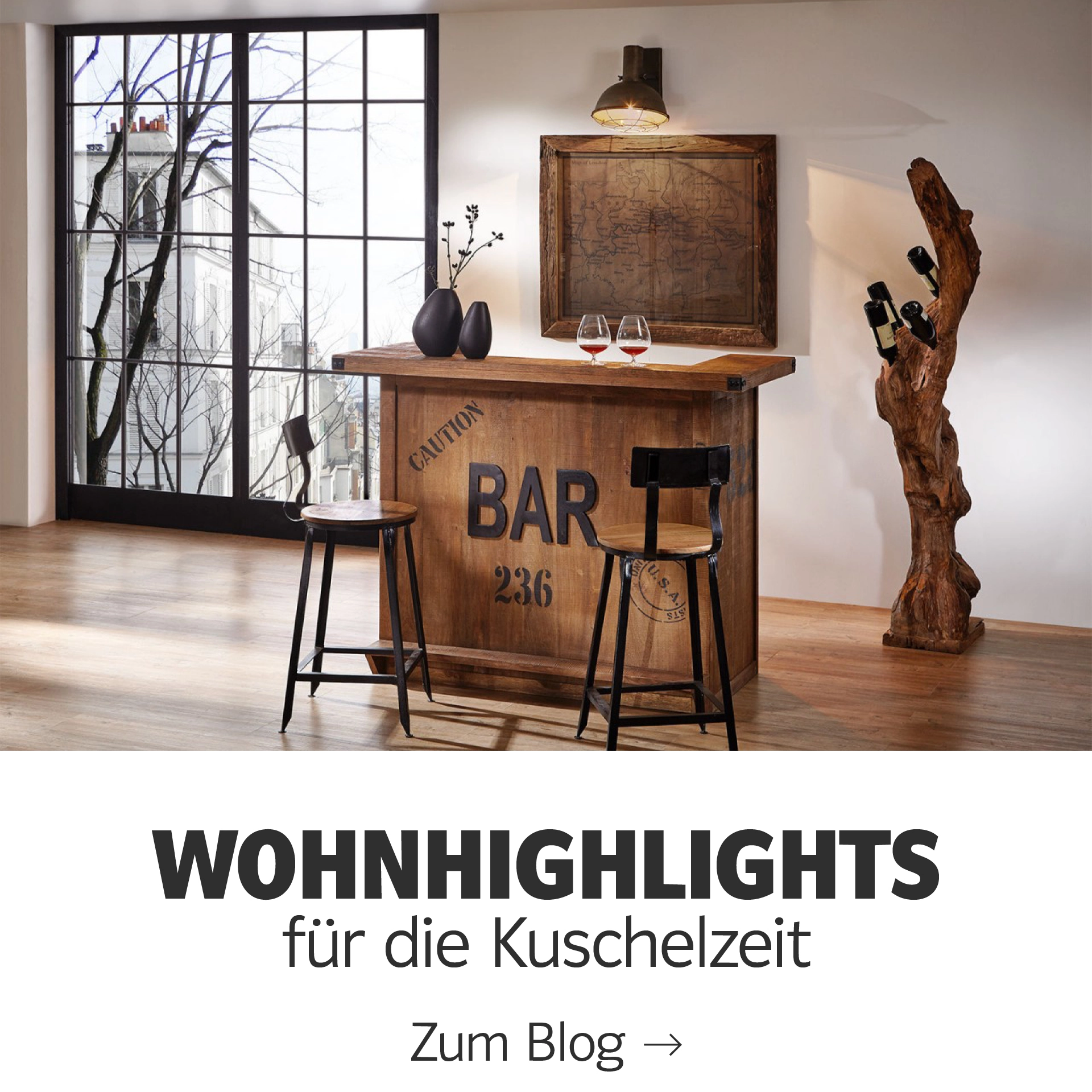 Kachelübersicht Wohnzimmerhighlights: moderne Wohnzimmer-Szene mit Sofa, Holztisch, Teppich und Dekoration in warmen, natürlichen Farbtönen