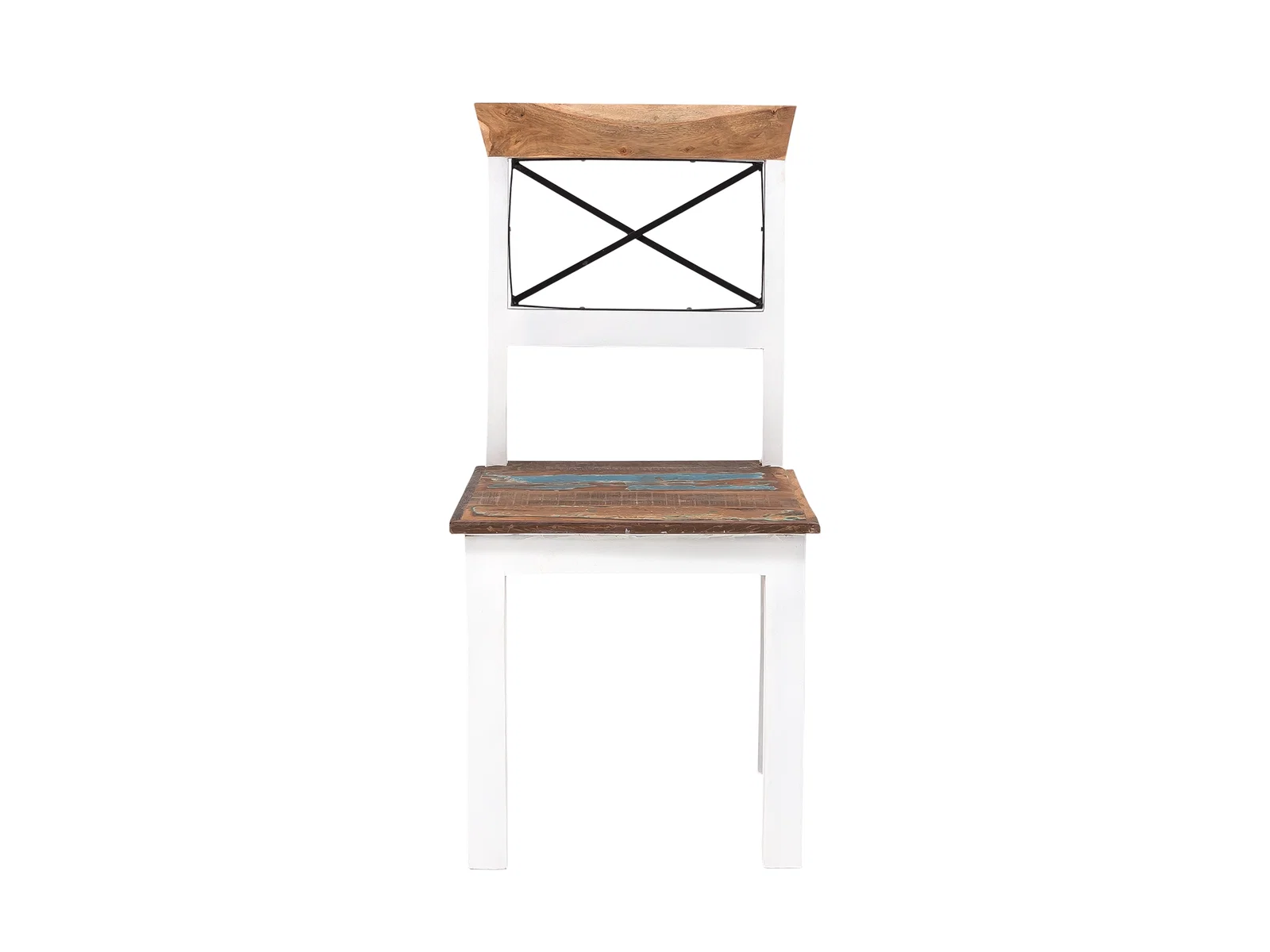 Mehrere Holzstühle auf weißem Hintergrund, schlichtes Design für Esszimmer und Küche