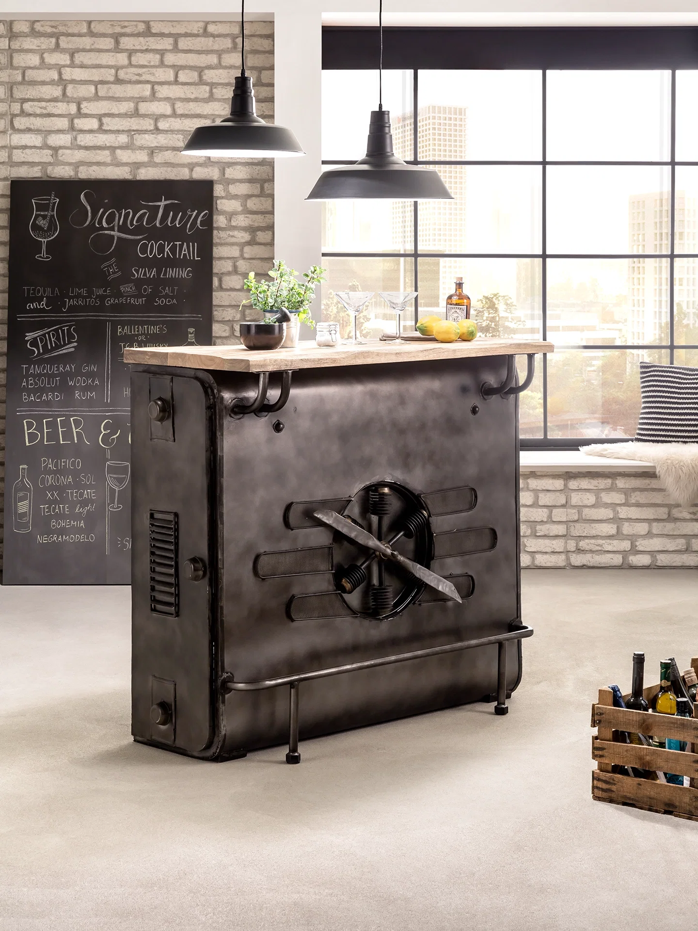 Ambienteaufnahme: hoher Bartisch "Camera" aus warmem Holz, modernes Design für Bar- und Küchenbereiche