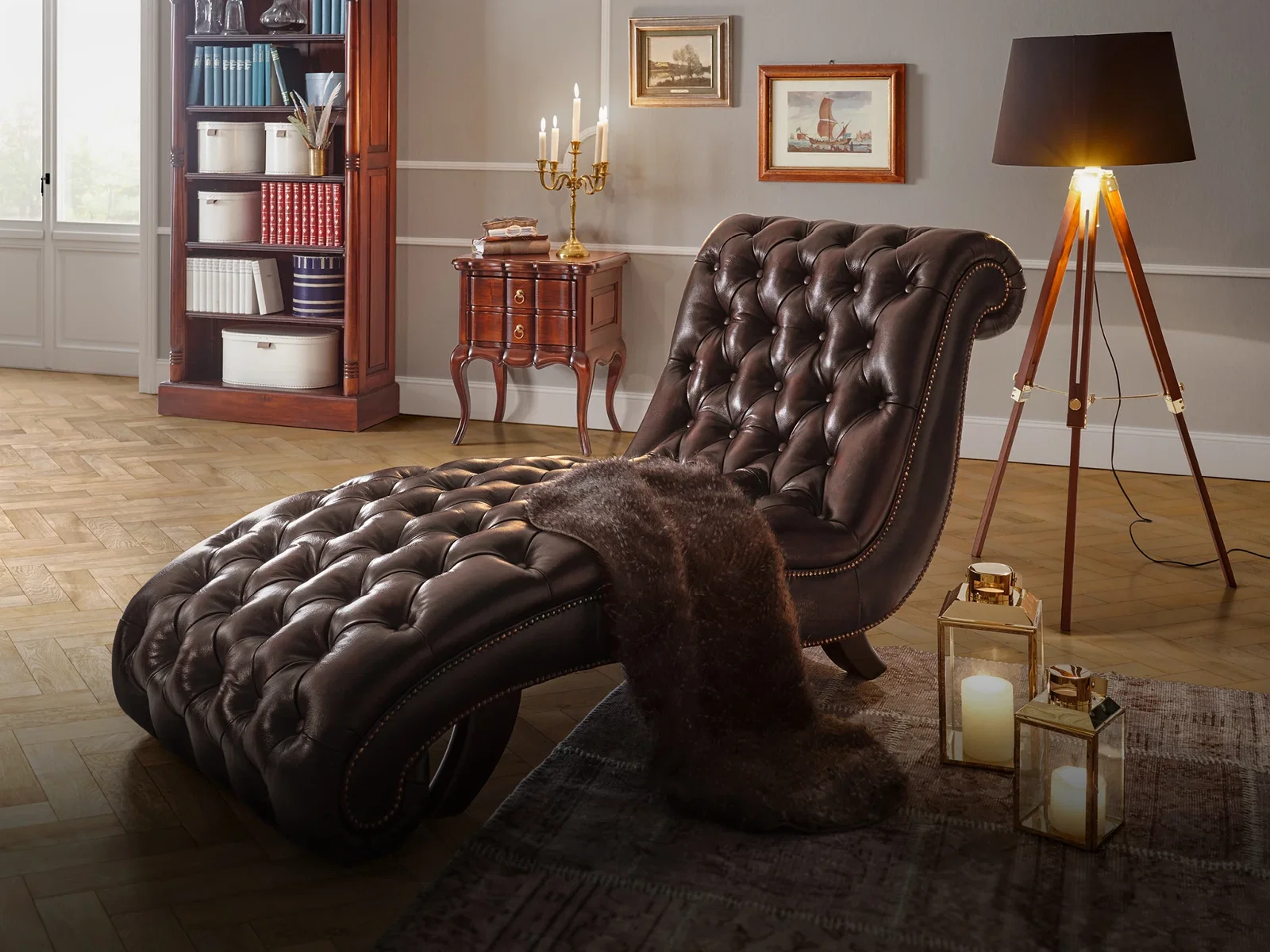 Blog-Cover: modernes Esszimmer mit massiver Holzplatte, minimalistischen Stühlen, warmem Licht und grüner Pflanze
