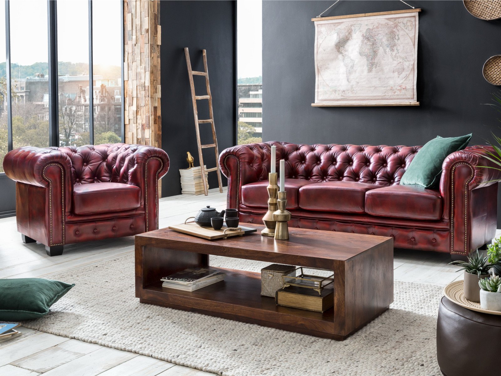 Sessel Chesterfield Echtleder antik-rot mit Ziernägeln