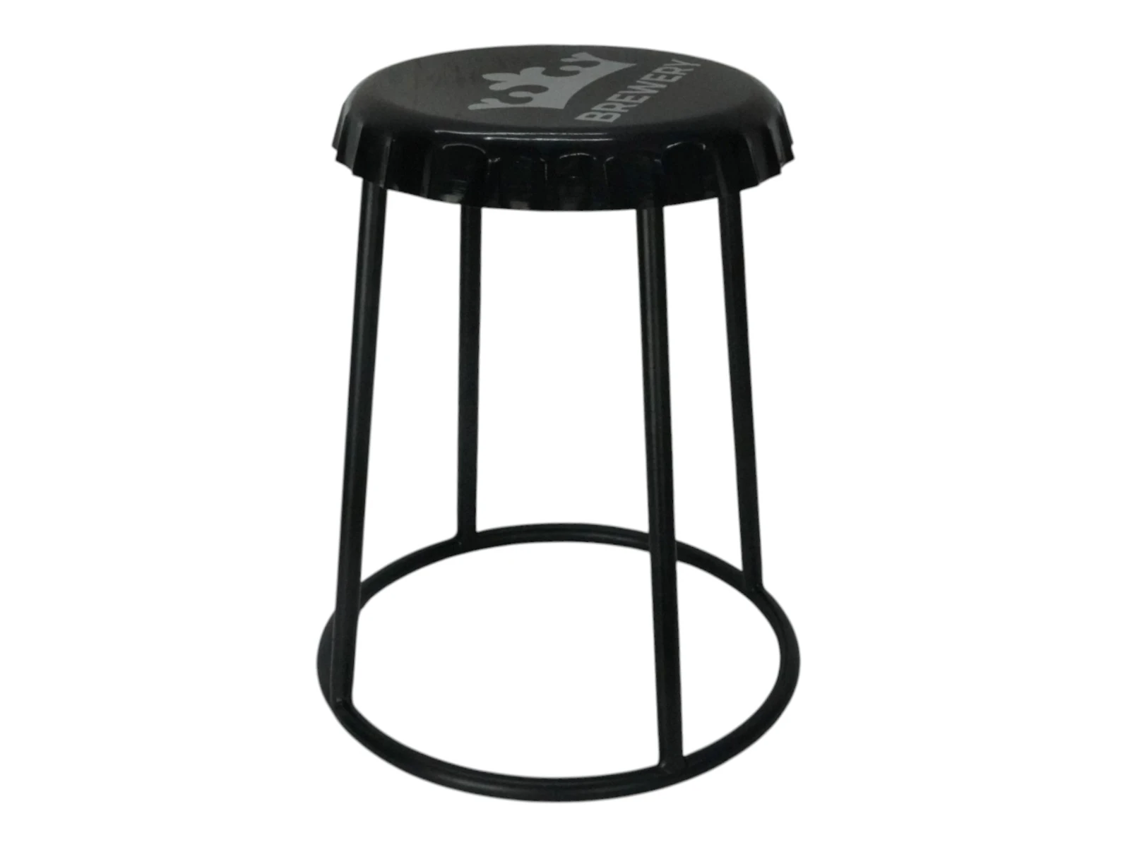 Freisteller-45°-Ansicht des Hocker Cappy: lackierter Metallhocker in Schwarz, 40×50×40 cm, Design für Wohnzimmer & Bar. Freisteller-45°-Ansicht des Hocker Cappy: lackierter Metallhocker in Schwarz, 40×50×40 cm, Design für Wohnzimmer & Bar.