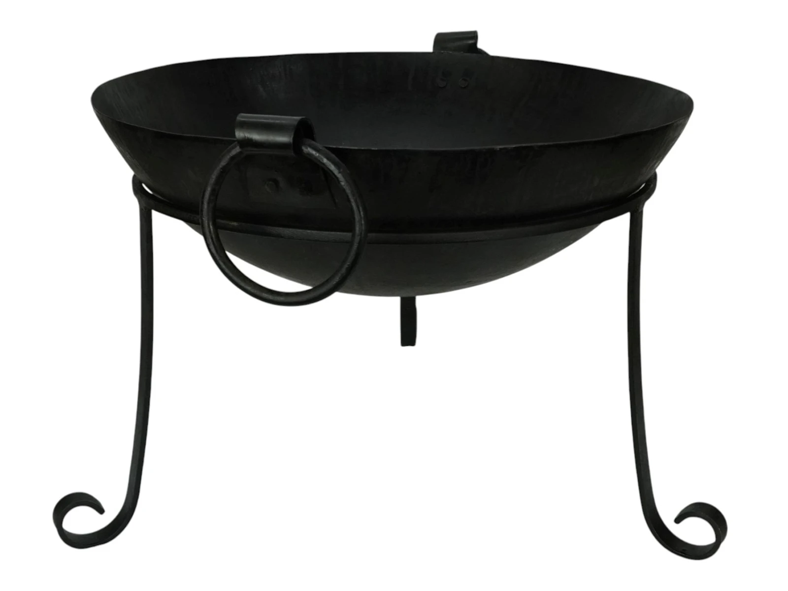 Freisteller 45°-Ansicht: Feuerschale Embero Pure – runde schwarze Metall-Feuerschale Ø50×H35 cm als Outdoor-Feuerstelle. Freisteller 45°-Ansicht: Feuerschale Embero Pure – runde schwarze Metall-Feuerschale Ø50×H35 cm als Outdoor-Feuerstelle.