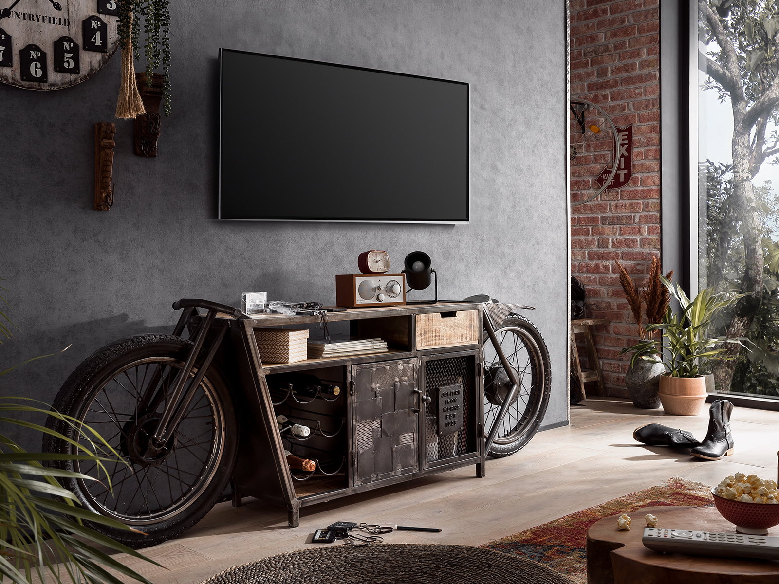 Loft-Esstisch Harlow mit massiver Baumkante-Holzplatte und schwarzem Metallgestell im warmen Loft-Ambiente, rustikale Holzmaserung, moderner Industrial-Stil