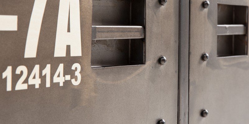 Produktbild Barkley – gepolsterter Stuhl mit Holzbeinen vor neutralem, hellem Hintergrund