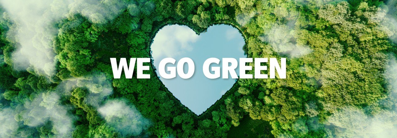 Nachhaltigkeit-Teaser: Massivholz-Möbel vor grünem Naturhintergrund, warmes Holzfinish, nachhaltig und umweltfreundlich