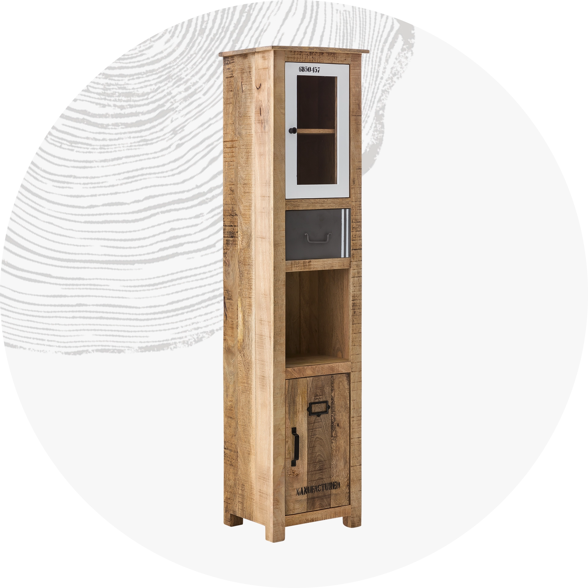 Mehrere moderne Holz-Hochschränke in verschiedenen Oberflächen, Küchen-Showroom, klare Linien, minimalistische, warme Holztöne