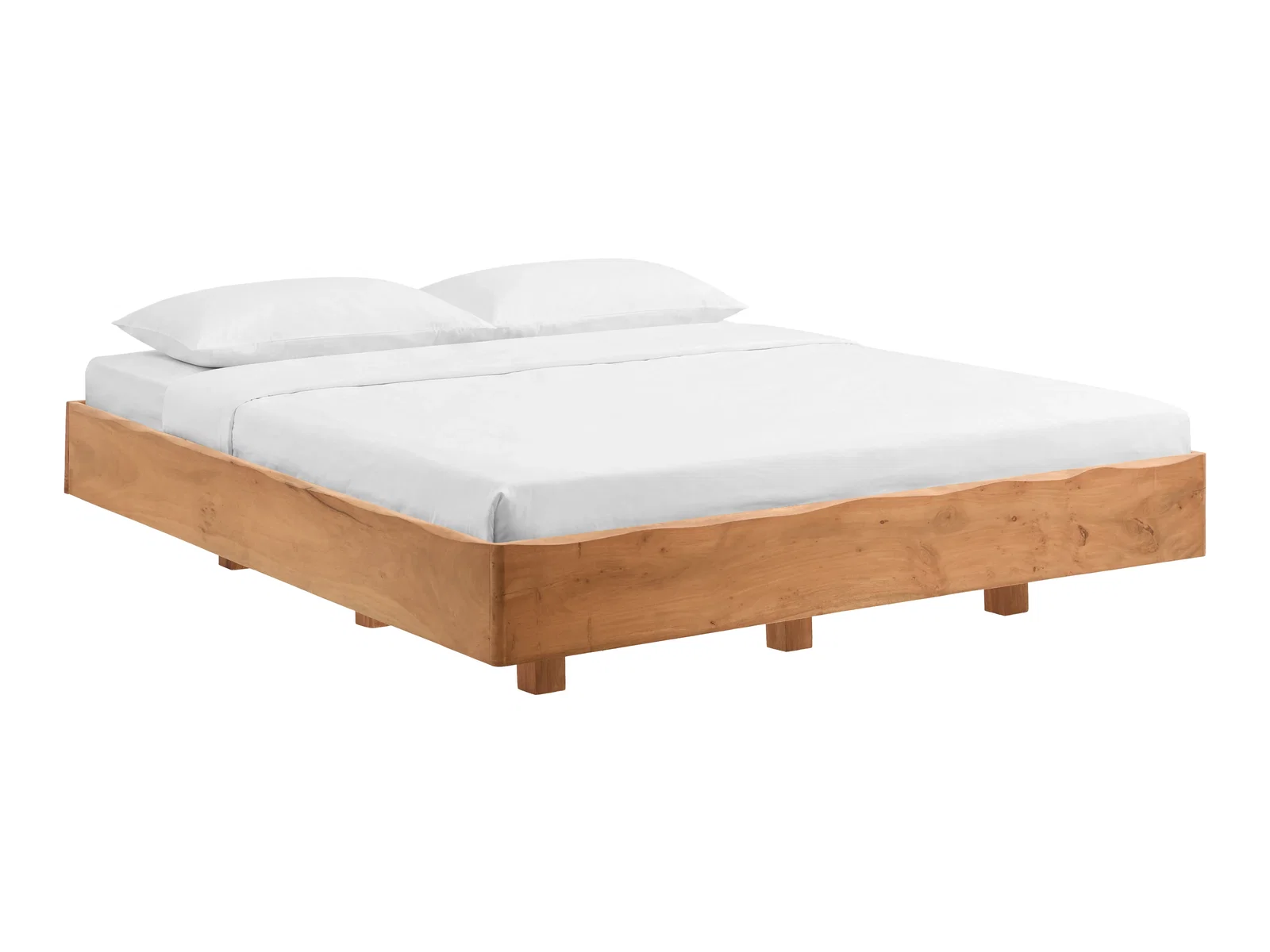 Bett Saipan 180x200 aus Akazienholz, Freisteller in 45-Grad-Ansicht, modernes Holzbett mit weißer Bettwäsche und klarer Form.