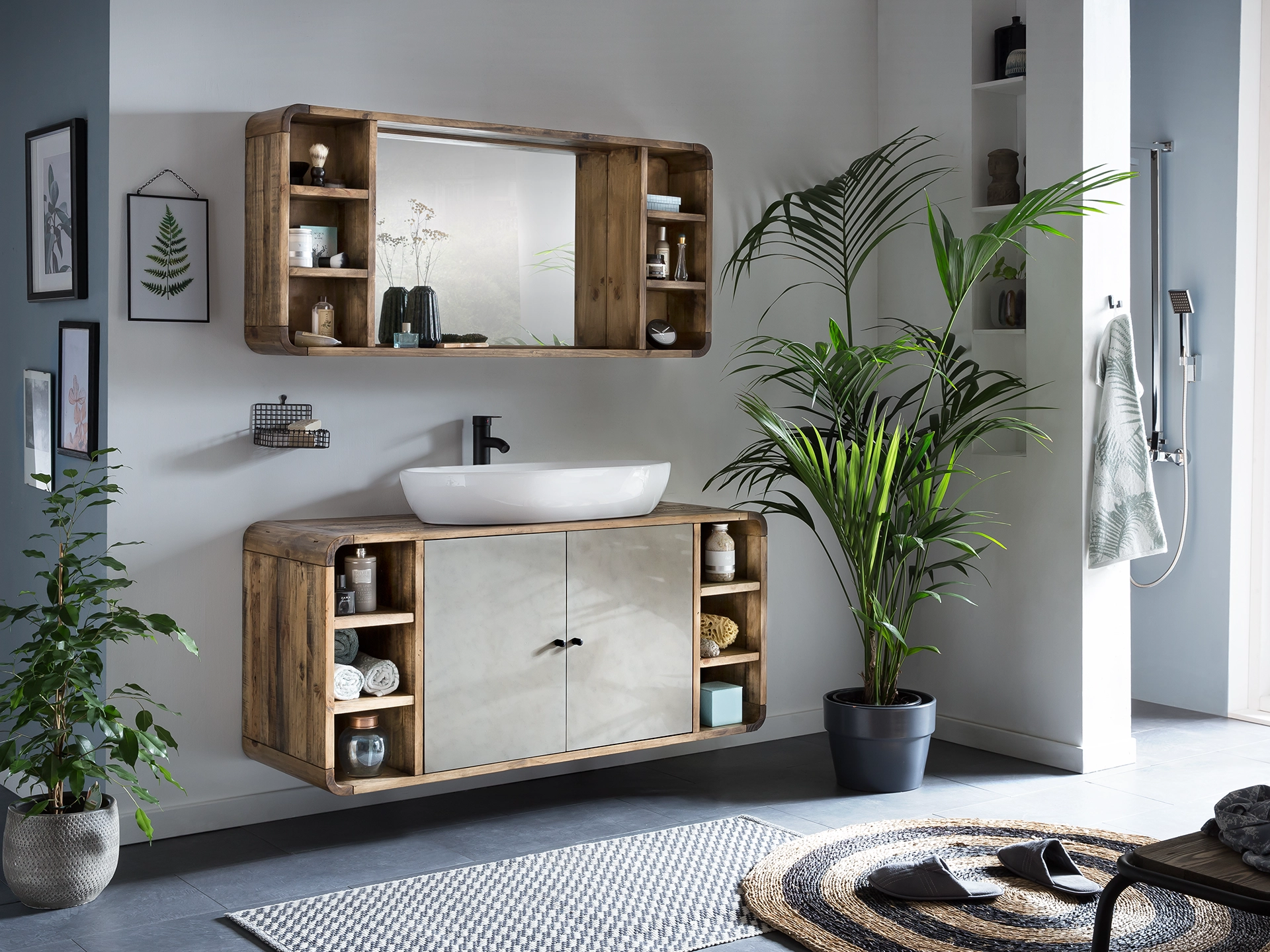 Ambienteaufnahme des Produkts "Dingle" in natürlicher Holzoptik, modernes, neutrales Wohnzimmer-Ambiente